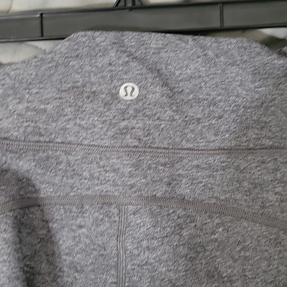 Lululemon Tied To It Crop - Picture 5 of 6